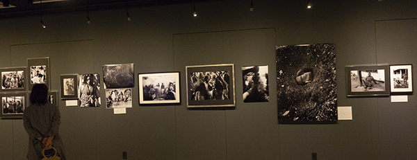 五十嵐航 写真展 「光に手を伸ばす~駆け込み寺にて~(NIGHT SEA JOURNEY)」